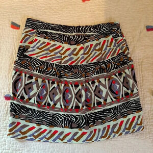 PEPPERMINT Patterned Skirt Size small Pockets Black White Multicolor